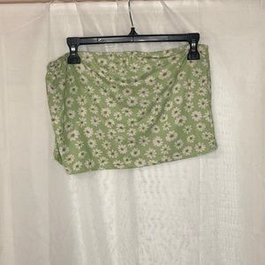 🚨3/$18 Daisy Green Tube Top/ Crop top
